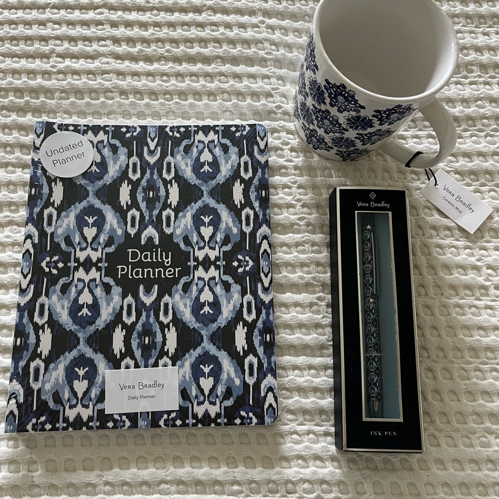 Vera Bradley planner with matching pen and coffee mug